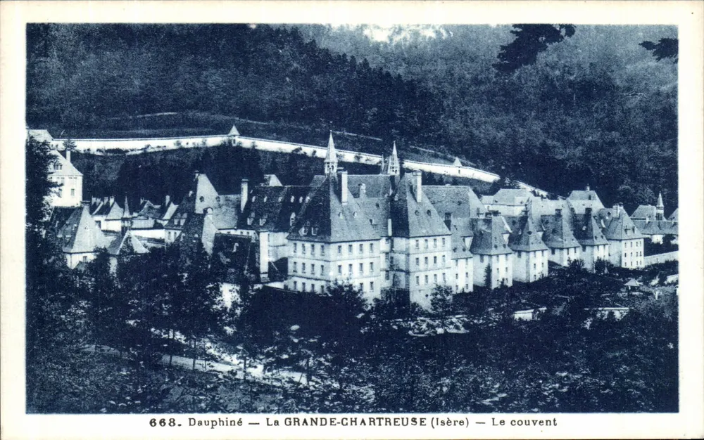 Dauphiné — A GRANDE-CHARTREUSE (Isère) — O Convento - Frente