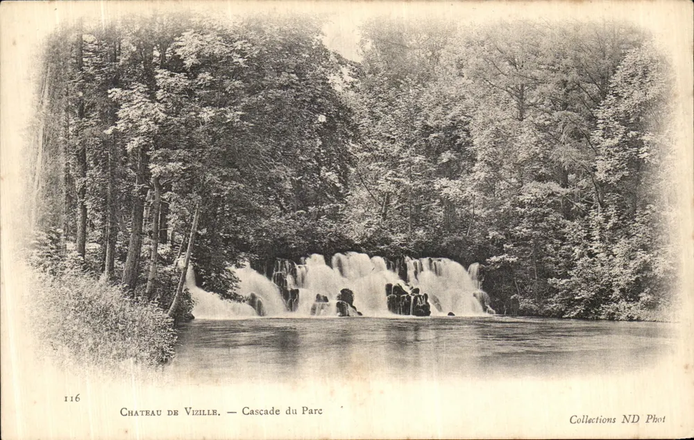Castelo de Vizille — Cachoeira do Parc — Coleções ND Phot - Frente