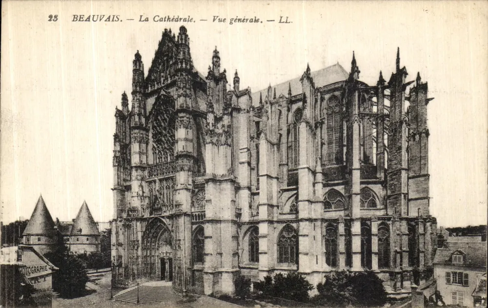 Beauvais — A Catedral — Vista geral — LL. - Frente