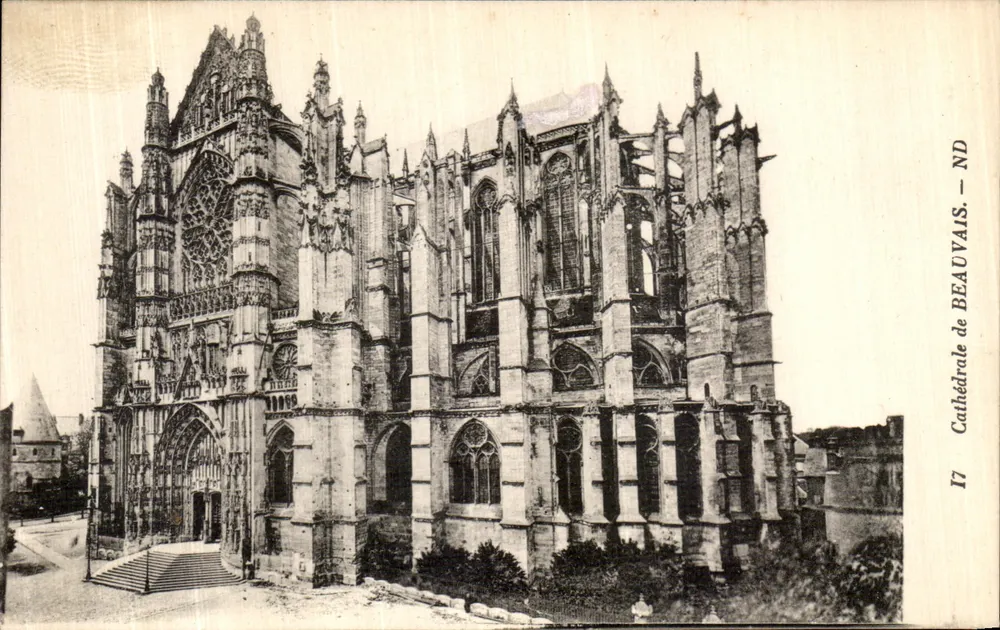 Catedral de Beauvais — Visão da fachada gótica — Editor ND, n°17 - Frente