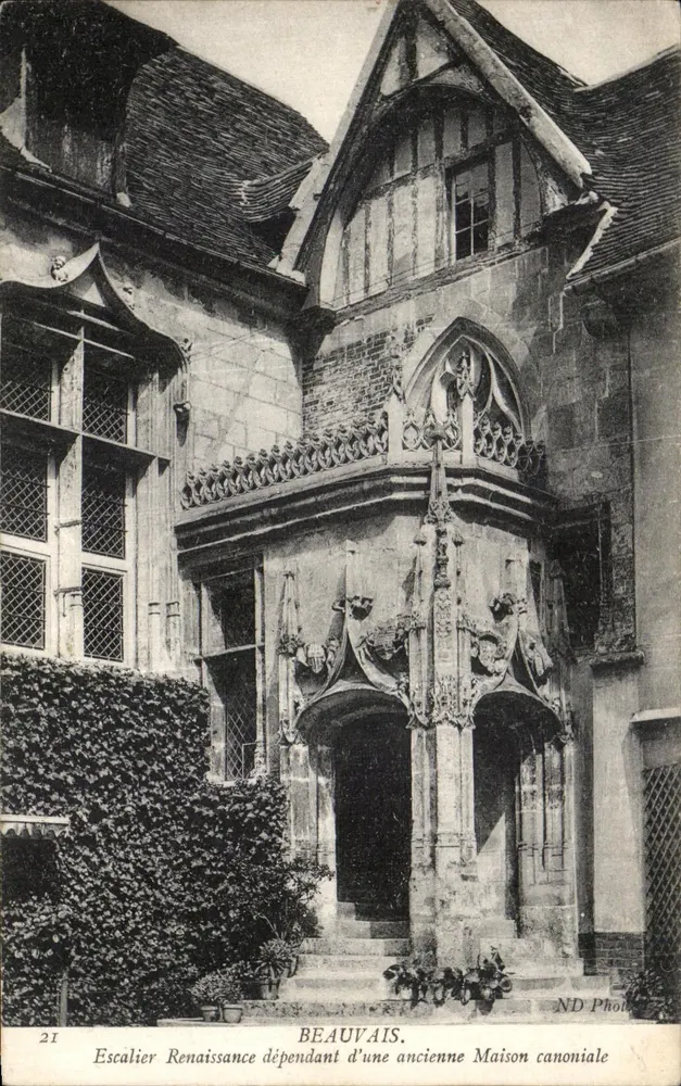 Beauvais — Scalinate Rinascimentale appartenente a un'antica Casa Canonica — ND Foto - Recto