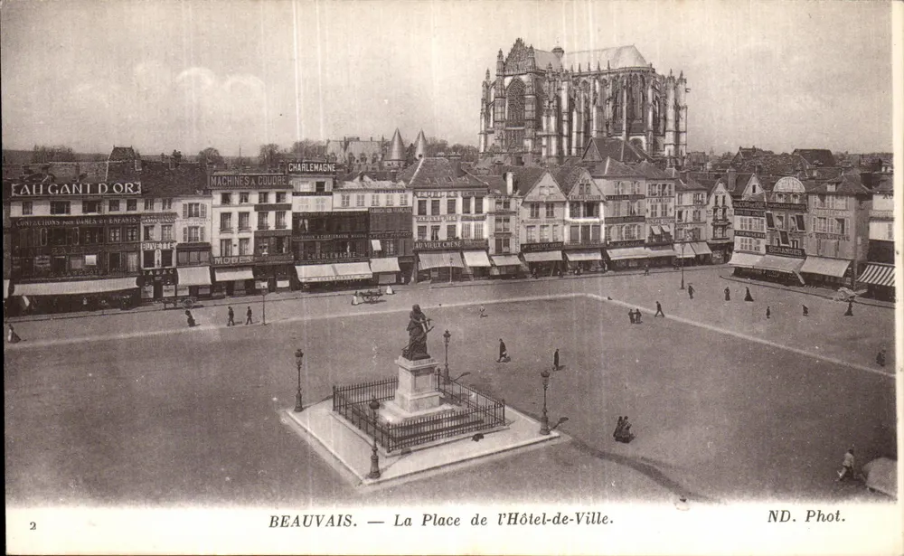 Beauvais — Place de l'Hôtel-de-Ville — ND. Phot. - Vorderseite