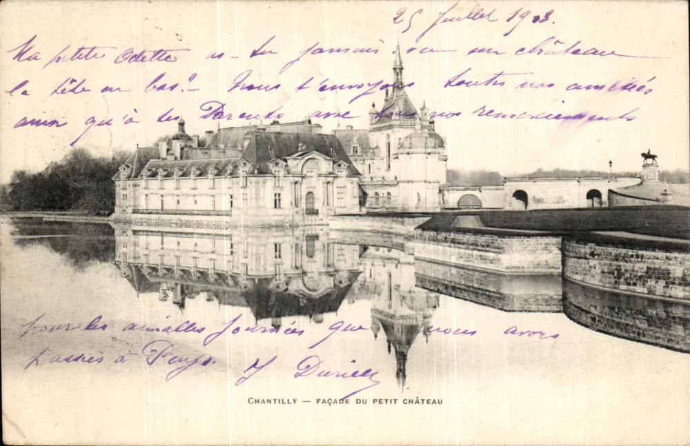 Chantilly — Façade du Petit Château — Phototypie A. Berger (Paris) n° 103 - Frente