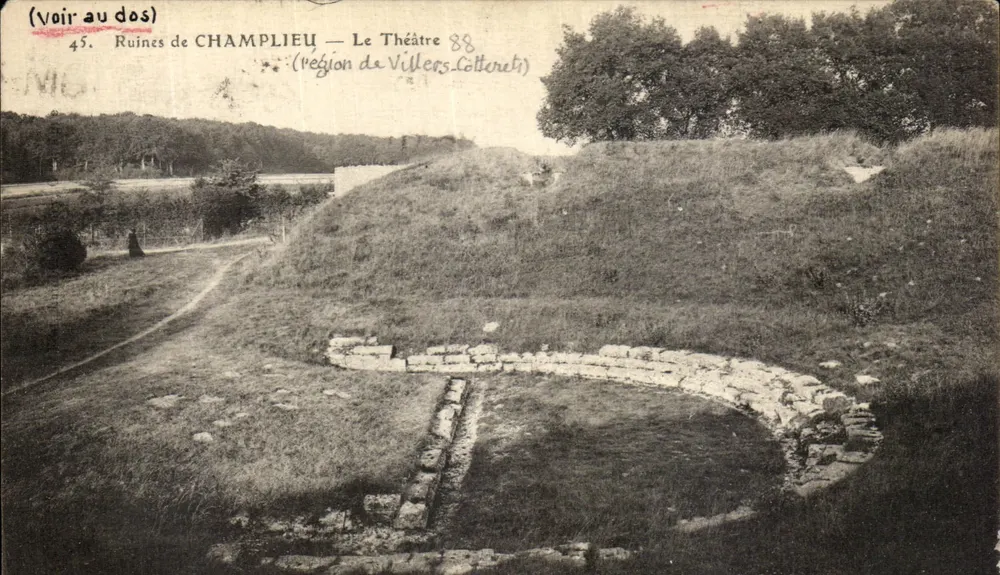 Ruínas de CHAMPLIEU — O Teatro 88 — (Região de Villers-Cotterêts) - Frente