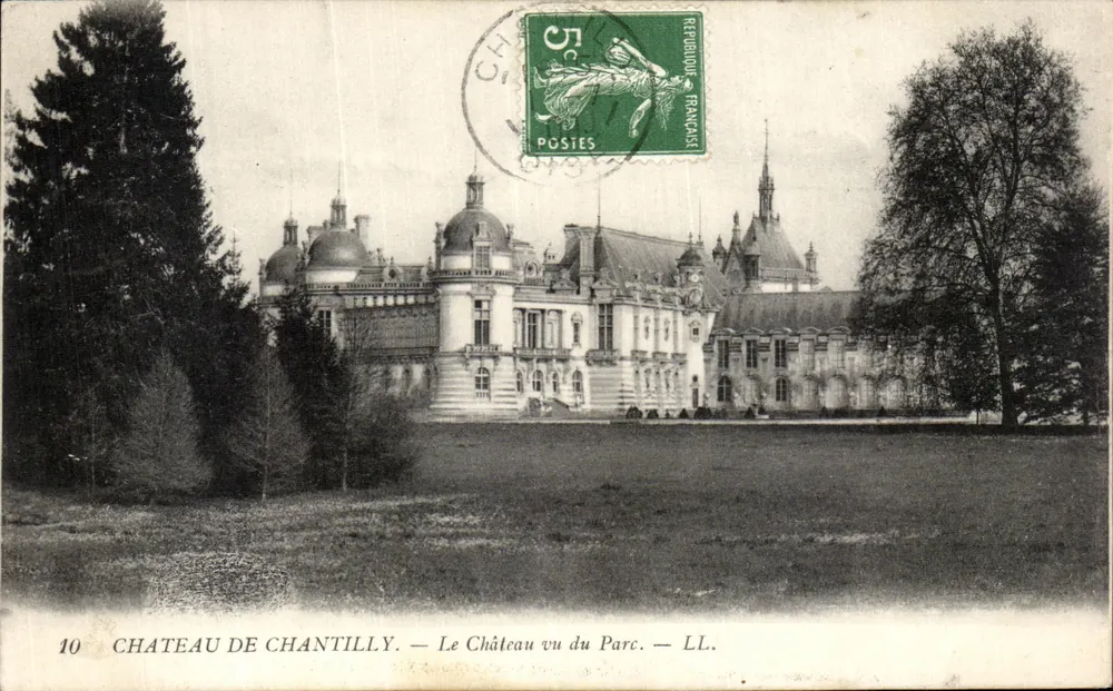 Castelo de Chantilly — O Castelo visto do Parque — LL. - Frente