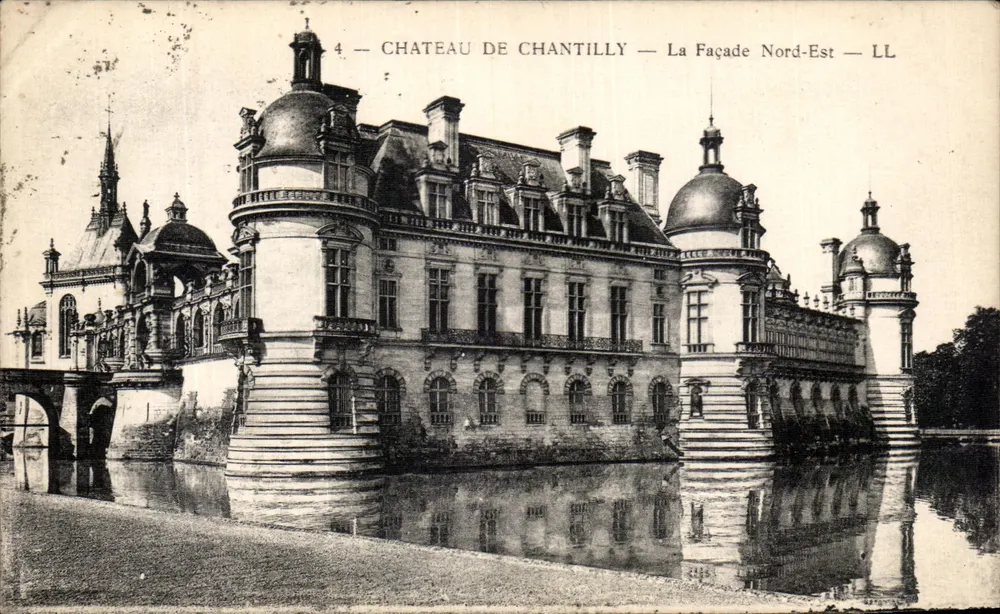Castillo de Chantilly — Fachada Nordeste — LL - Anverso