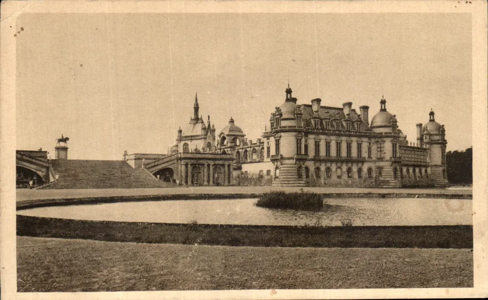 Château de Chantilly — vue prise du parterre — éditeur CPAPHIL, n° 56 - Vorderseite