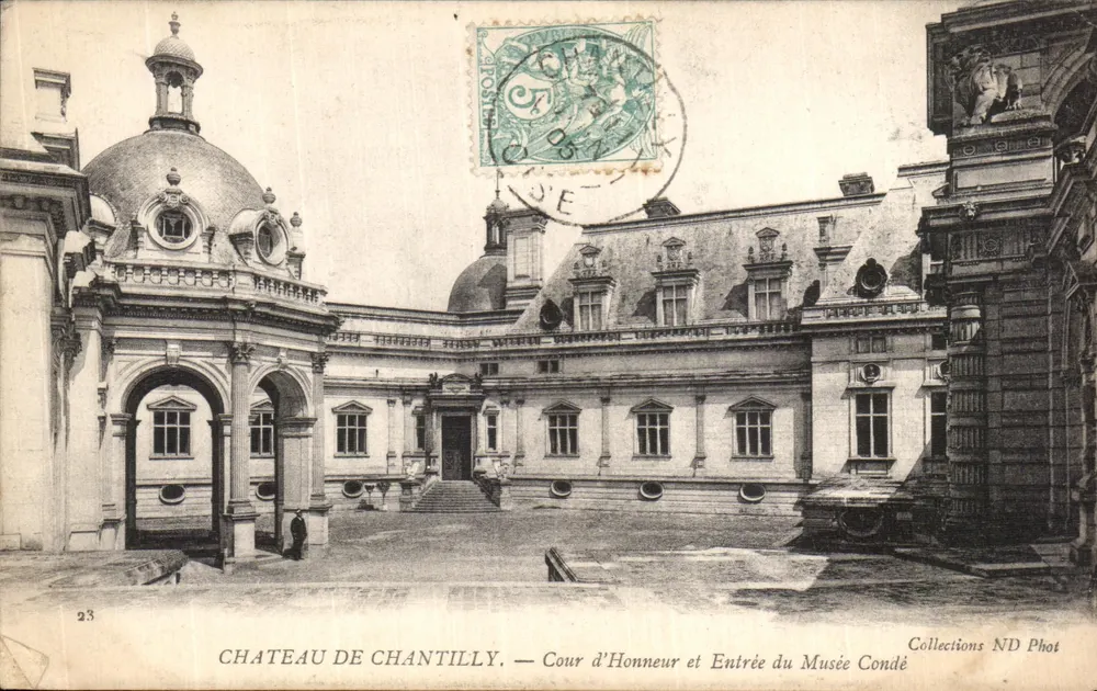 Schloss Chantilly — Ehrenhof und Eingang zum Condé-Museum — Collections ND Phot - Vorderseite