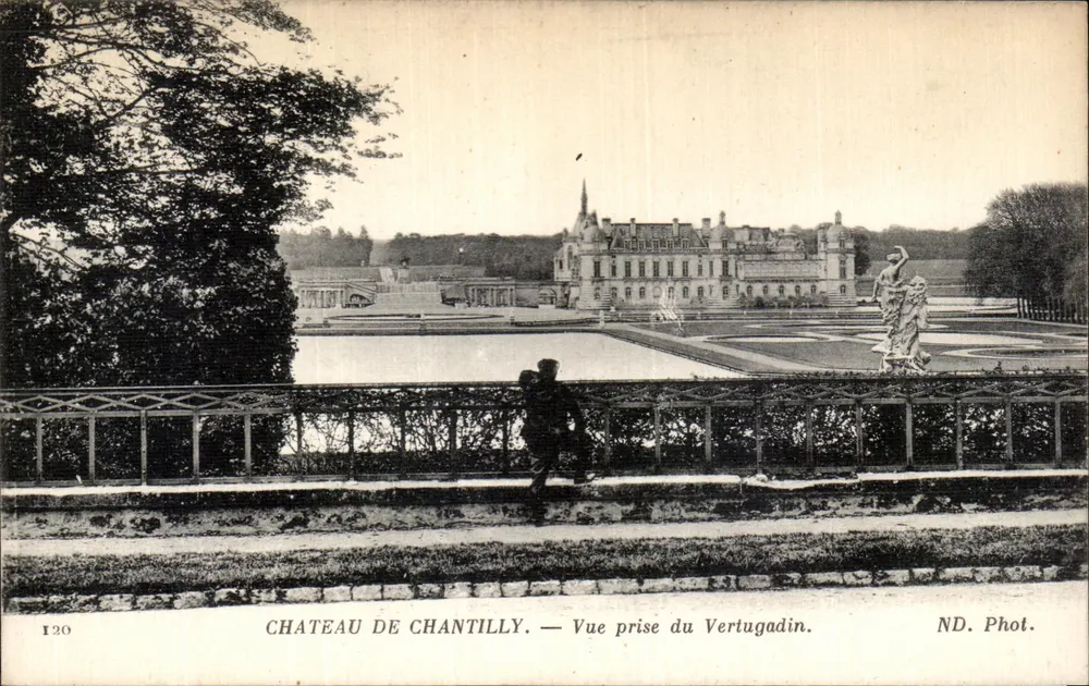 Castelo de Chantilly — Vista tirada do Vertugadin — ND. Fot. - Frente
