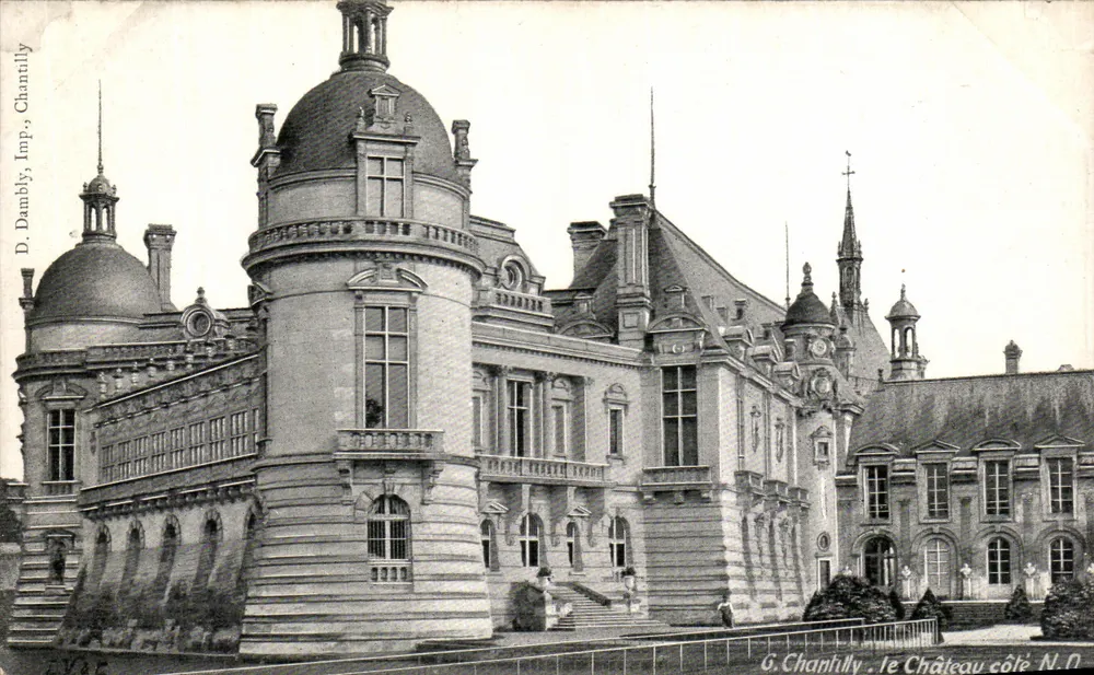 Chantilly — O Castelo lado N. N. — G. Chanilly, Imp. Damblly - Frente