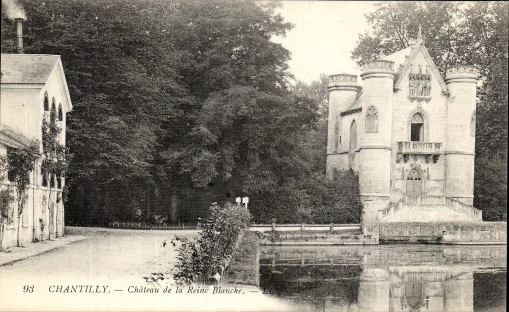 Chantilly — Castelo da Rainha Branca — LE - Frente