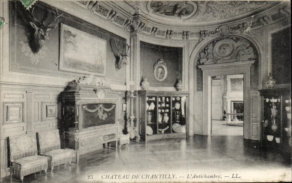 Castelo de Chantilly — A Antecâmara — LLr - Frente