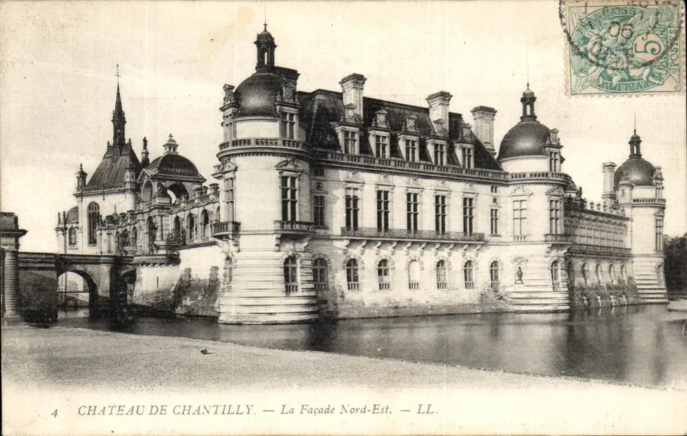 Castillo de Chantilly — Fachada Nordeste — LL. - Anverso