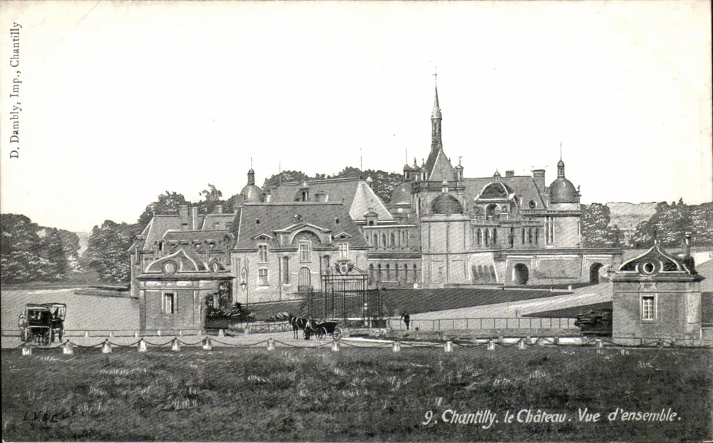 Chantilly, o Castelo. Vista geral — D. Damblly, Imp. Chantilly, n°9 - Frente