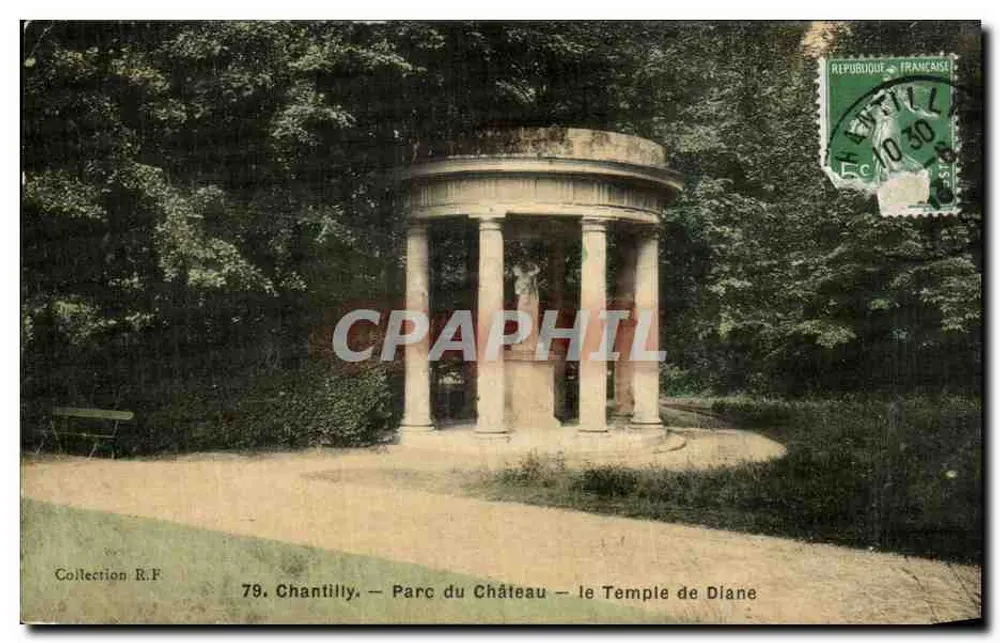 Chantilly — Parque do Castelo — o Templo de Dianas - Frente