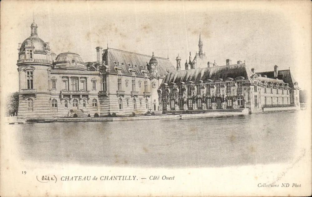 Castelo de Chantilly — Lado Oeste — Collections ND Phot - Frente