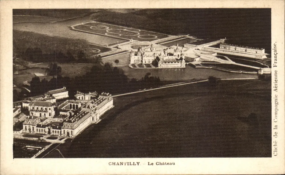 Chantilly — Le Château — Cliché de la Compagnie Aérienne Française - Frente