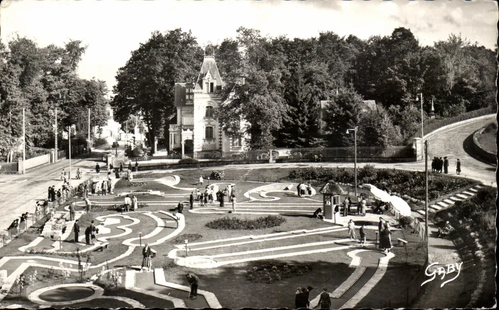 Garten in Bagnoles-de-l'Orne — Panoramablick — Gaby - Vorderseite