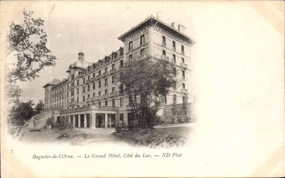 Bagnoles-de-l'Orne — Das Grand Hotel, am See — ND Phot - Vorderseite