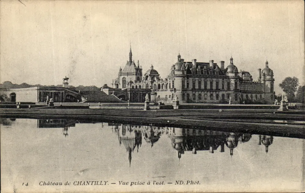 Castelo de CHANTILLY — Vista tirada a leste — ND. Fot. - Frente