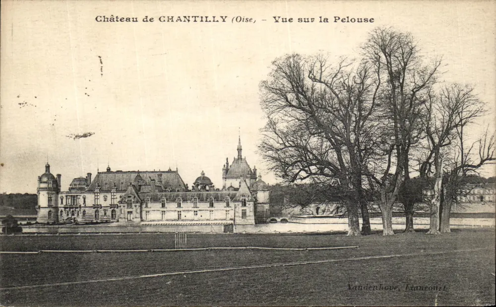 Castelo de CHANTILLY (Oise) — Vista sobre o Gramado — Vandenhove, Francœur - Frente