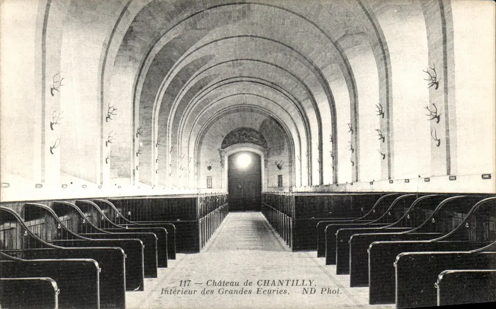 Innenansicht der Großen Ställe — Château de Chantilly — ND Phol. - Vorderseite