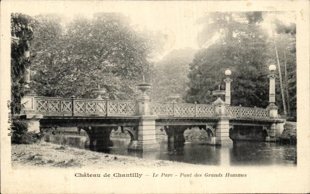 Schloss Chantilly — Der Park — Pont des Grands Hommes — B.F. PARIS - Vorderseite