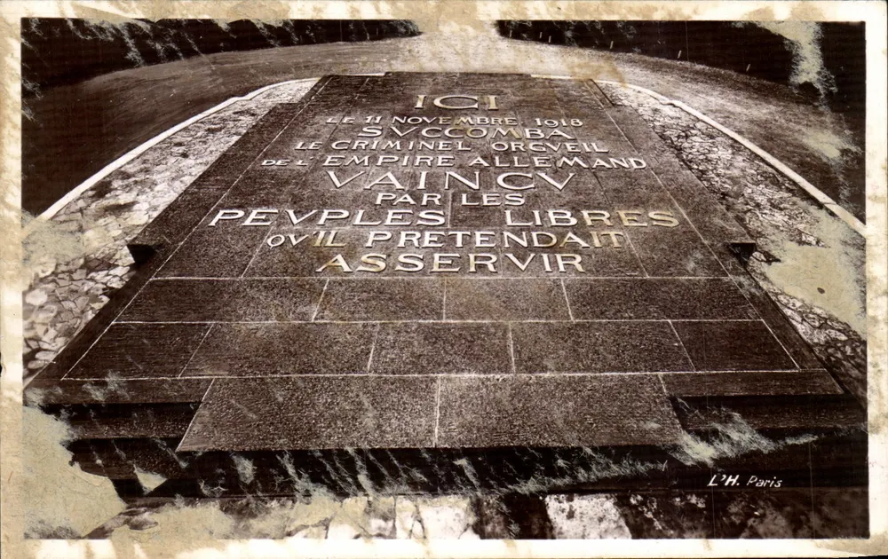 Monument de la Dalle Centrale — Forêt de Compiègne — éditeur L'H. Paris - Frente
