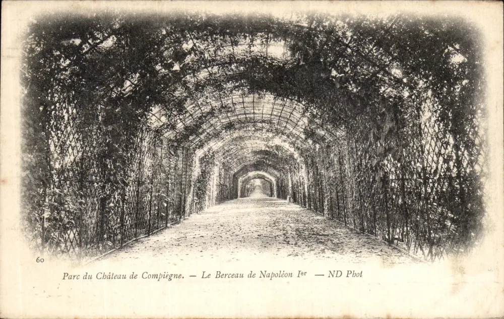 Park des Schlosses Compiègne — Das Wiege des Napoleon I. — ND Phot - Vorderseite