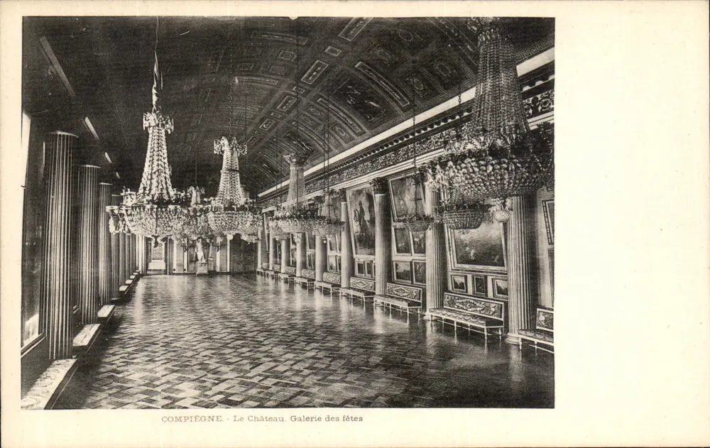 Compiègne - O Castelo. Galeria das Festas - Frente
