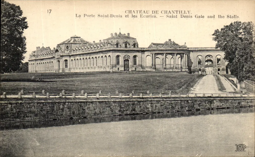 Château de Chantilly — Die Porte Saint-Denis und die Ställe — NELIHEIN FRÈRES, IMP. CRÉTÉ, 84, RUE PARIS-COINBELL - Vorderseite