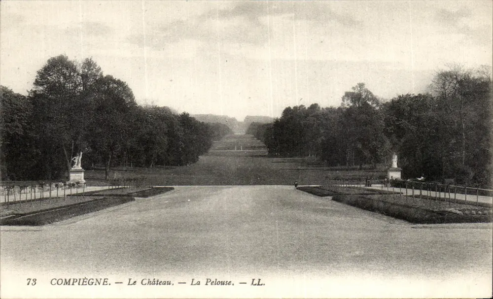 Compiègne — O Castelo — A Grama — LL. — n°73 - Frente