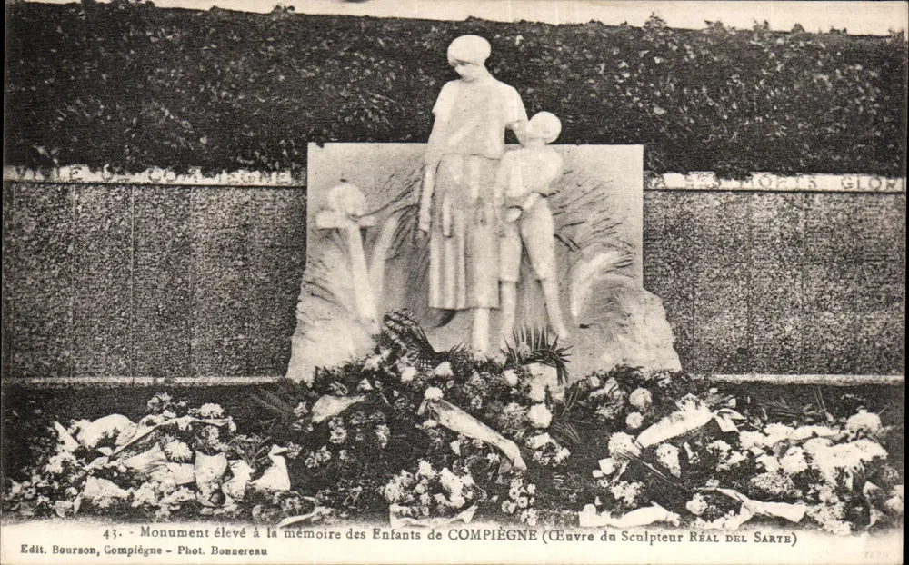 Denkmal für die Kinder von Compiègne — Werk des Bildhauers Réal Del Sarte — Edit. Bourson, Compiègne - Vorderseite
