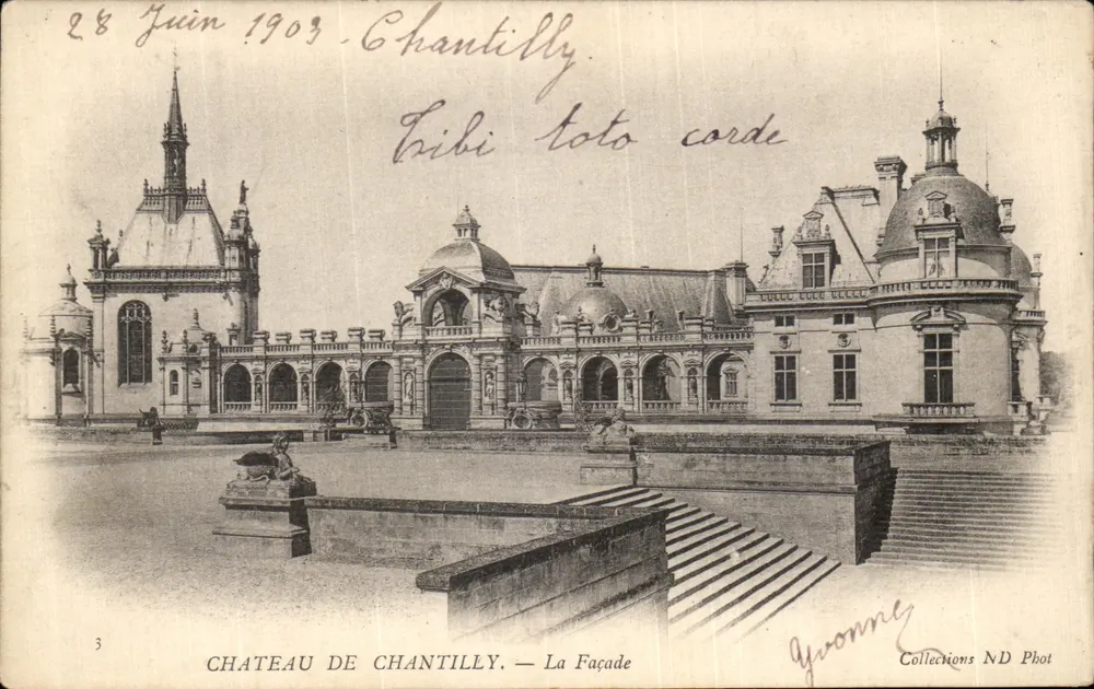 Castelo de Chantilly — A Fachada — Coleções ND Phot - Frente