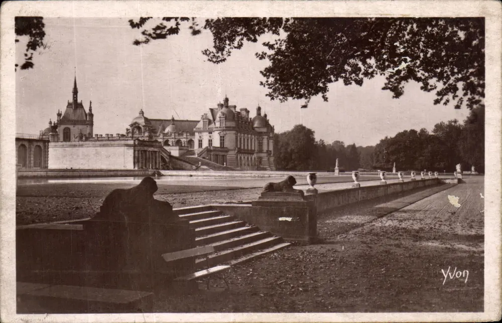 Castelo de Chantilly — Vista geral — Éditions d'Art Yvion - Frente