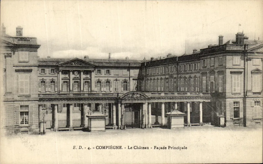 Compiègne - O Castelo - Fachada Principal — E.D. - 4 - Frente