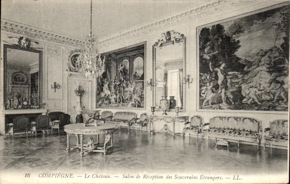 Compiègne — Das Schloss. Empfangssaal für fremde Herrscher — LL. - Vorderseite