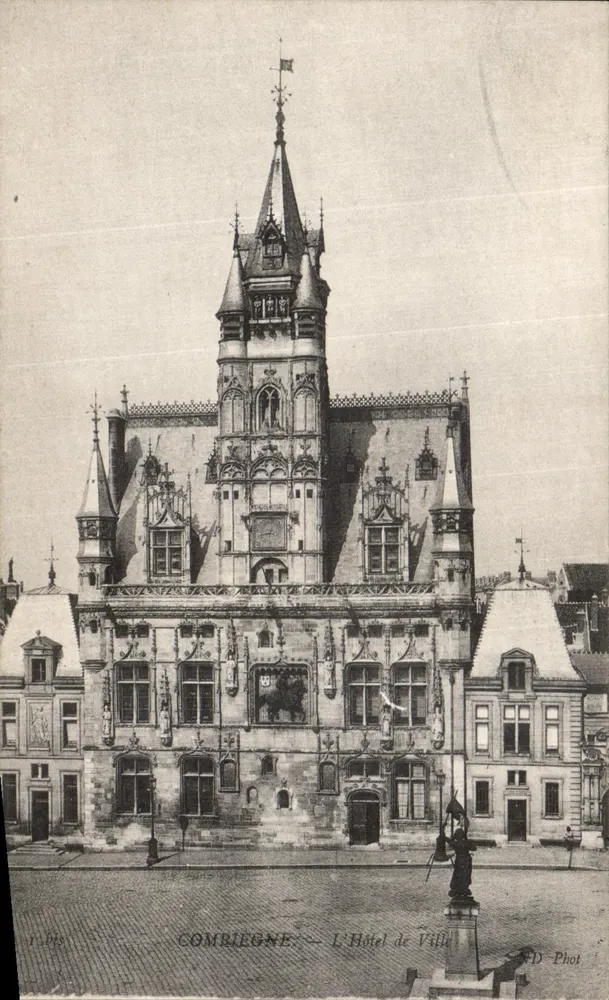 Compiègne — O Hotel de Ville — S.D. Phot - Frente