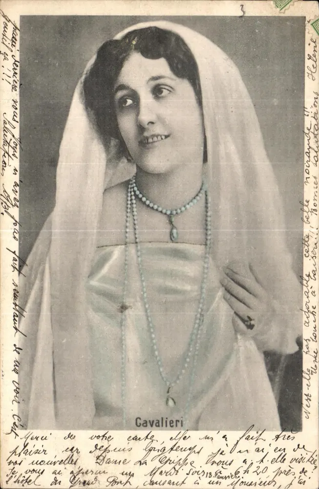 Madame Cavalieri — Portrait in Kleid und Schleier — Verleger Cavalieri - Vorderseite