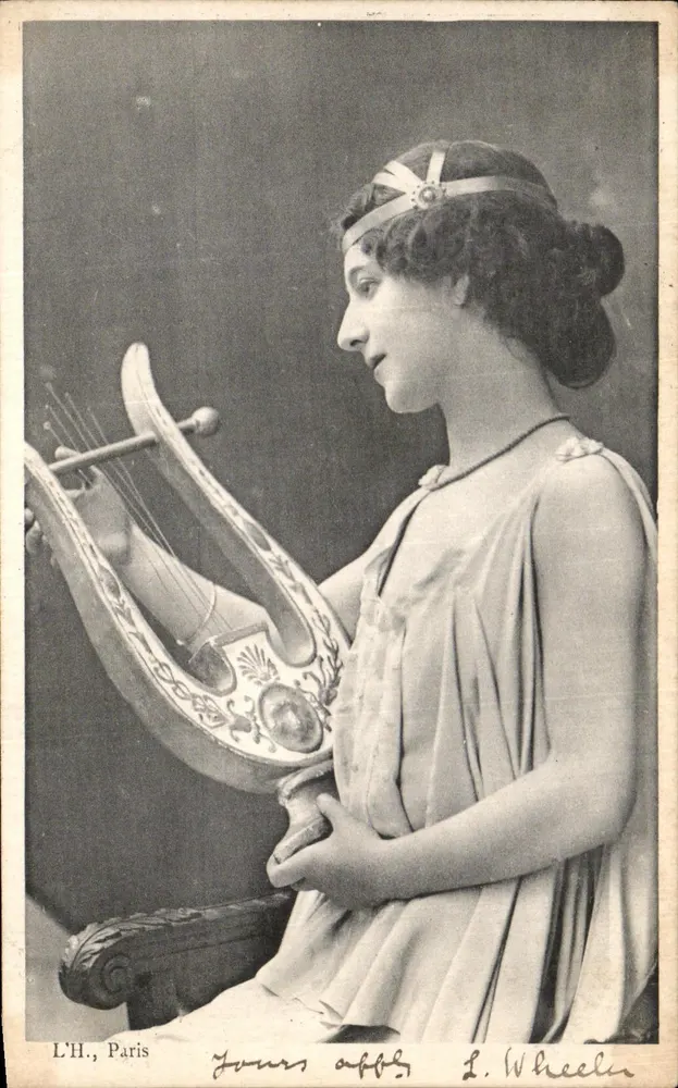 Junge Frau in antiker Robe mit einer Lyre — L'H., Paris — L. Wheeler - Vorderseite