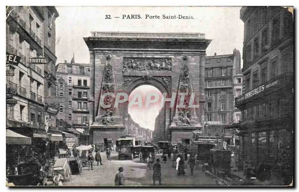 Paris. Porta Saint-Denis — vista urbana com arcos esculpidos e veículos — n°32 - Frente