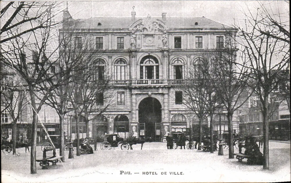 Pau — Hôtel de Ville — éditeur non visible, n° de série non lisible - Frente
