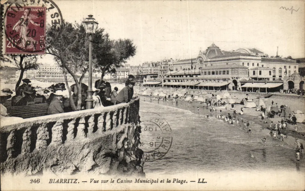 Biarritz — Ansicht des Kommunalen Kasinos und der Strand — LL. — N° 246 - Vorderseite