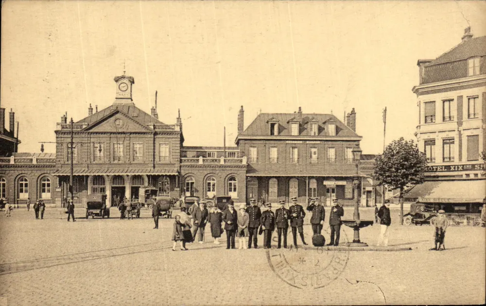 Praça da estação em Thix-Silvain — editor LACIEN POLLET, n°6 - Frente