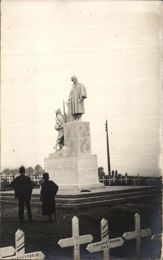 Denkmal für General Maistre — Légenste Fieres — Ansichtskarte - Vorderseite