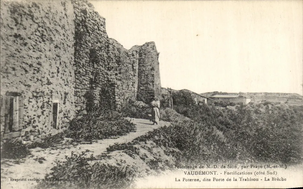 Pilgerreise zu N.-D. von Sion, von Praye (M.-et-M.) — Vaudémont, Befestigungen (Südseite) — Die Pforte, genannt Pforte der Verräterei — Die Öffnung — Exklusive Eigentümer der Kaplanen - Vorderseite
