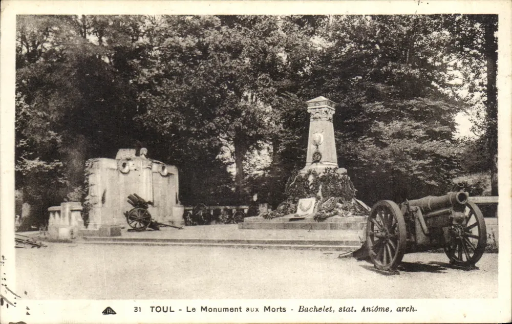 TOUL - Denkmal für die Toten - Bachelet, stat. Aniôme, arch. - Vorderseite