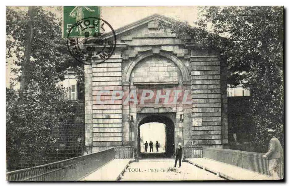 Toul - Porte de Meuse — porte monumentale en pierre avec inscription et timbre vert, éditeur non visible - Frente