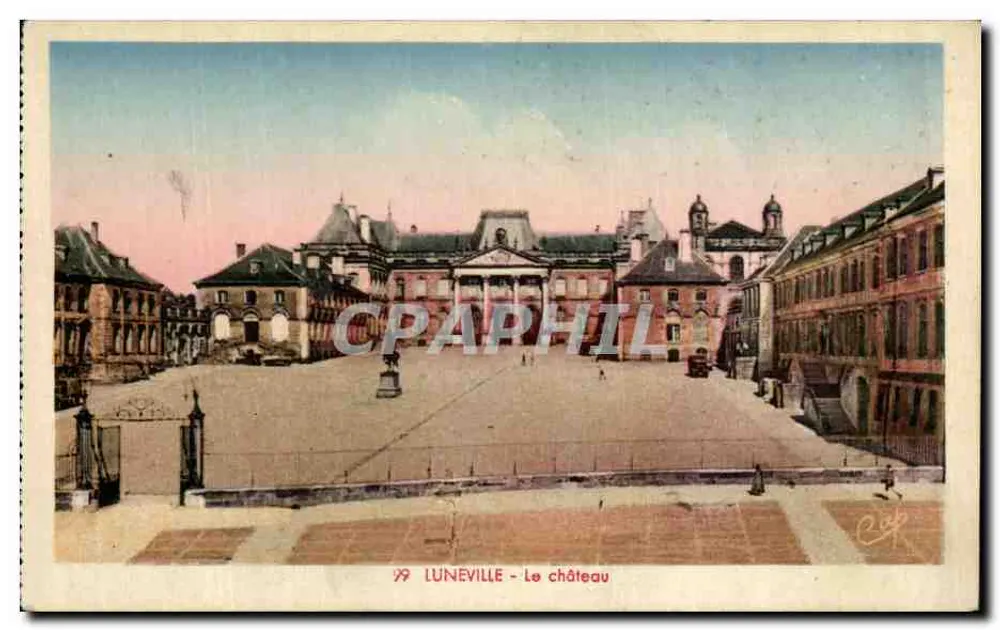 Lunéville — O castelo — vista da praça com edifícios e estátua — C° dos Arts Photomécaniques, Paris - Frente