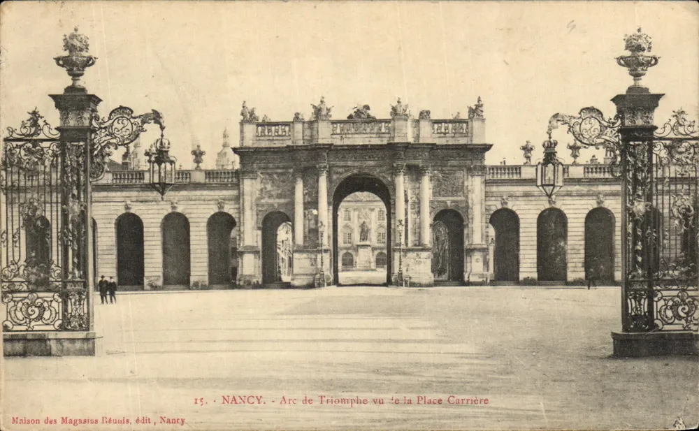 NANCY — Arc de Triomphe vu de la Place Carrière — Maison des Magasins Léounis, édit, Nancy, n°15 - Vorderseite